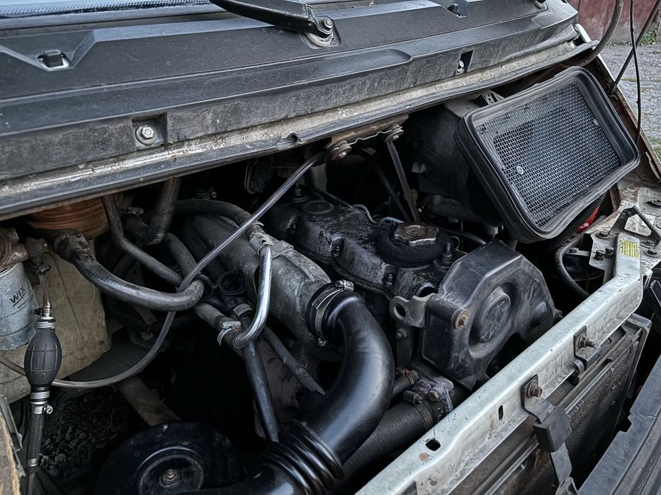 Renault Trafic 2.5 дизель 7л по місту