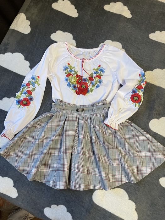 Святкове вбрання до школи, вишиванка