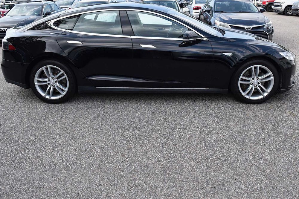 Tesla Model S 85      2013