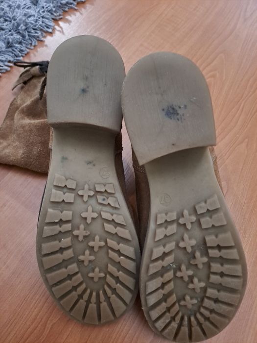 Botas castanhas camurça