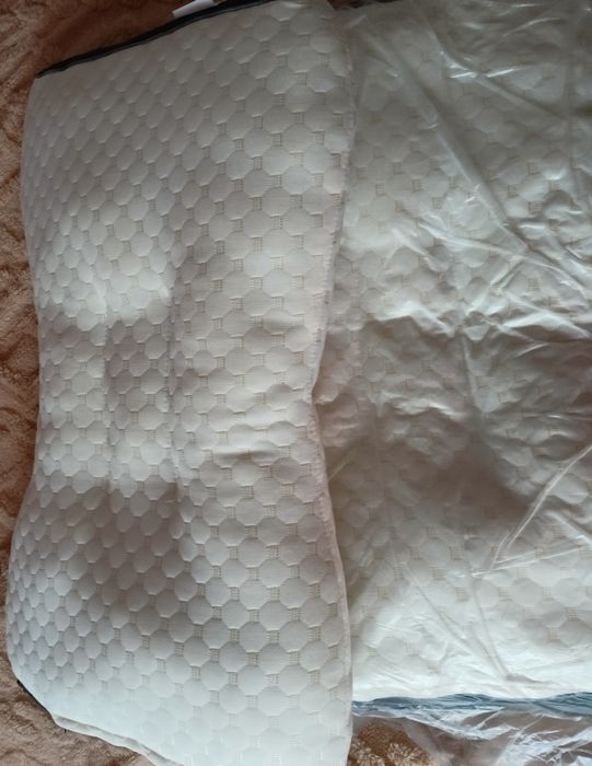 Подушка для сна ортопедическая невысокая