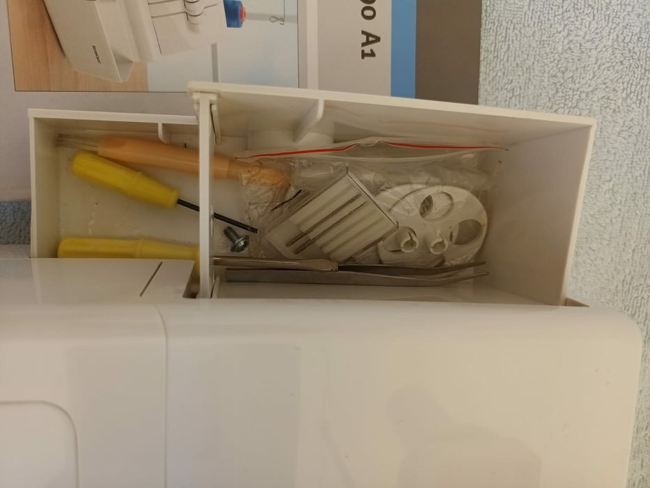 Máquina corte e costura, como nova