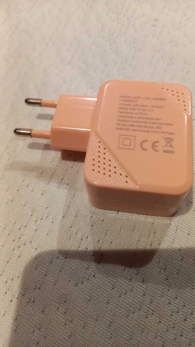 Caixa de ligação de cabos USB