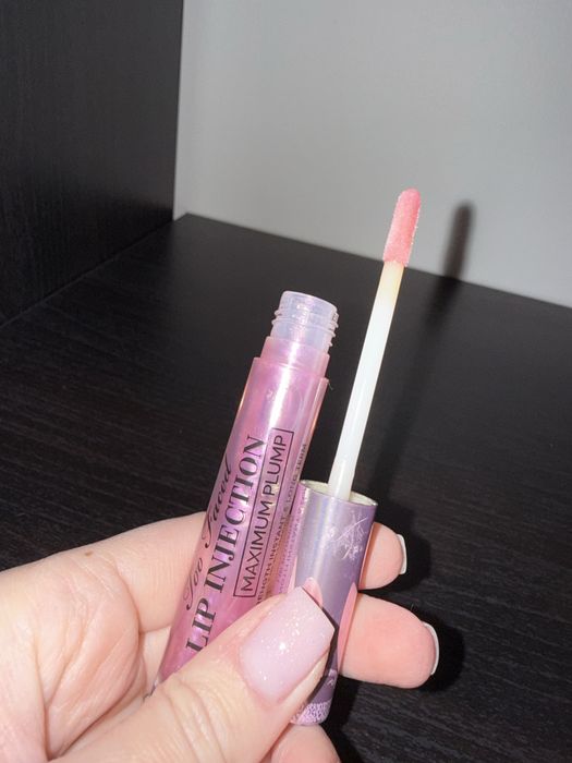 Too Faced Lip Injection Maximum Plump