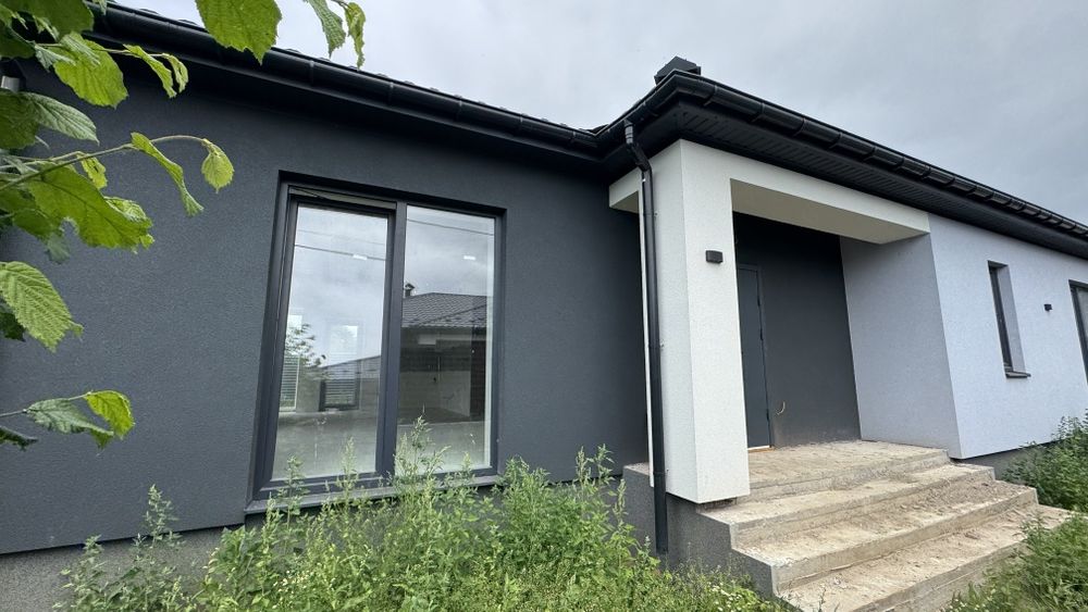 Одно поверховий чистовий будинок, підвал, гараж! Топова еколокація!