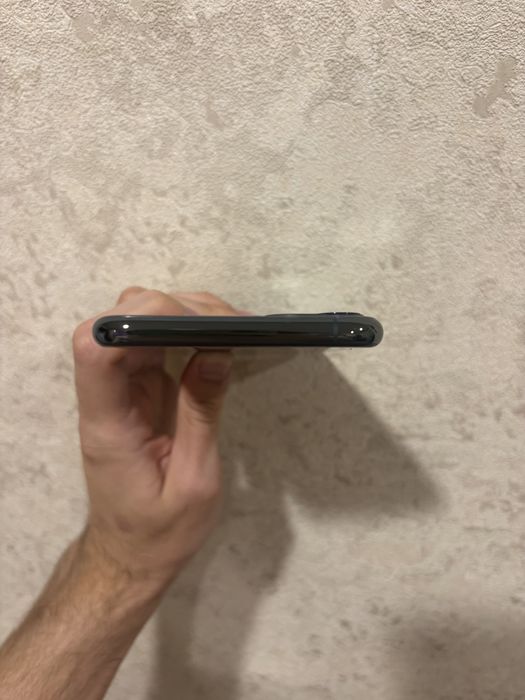 Продаю Iphone 11 Pro Max Midnight Green на 256GB