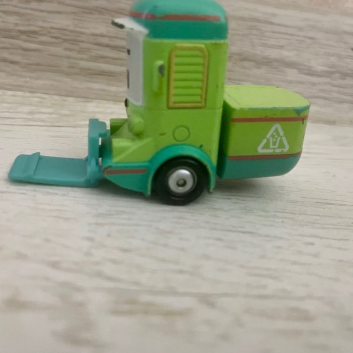 Робокар Поли - мусороперерабатывающий завод и полицейский участок