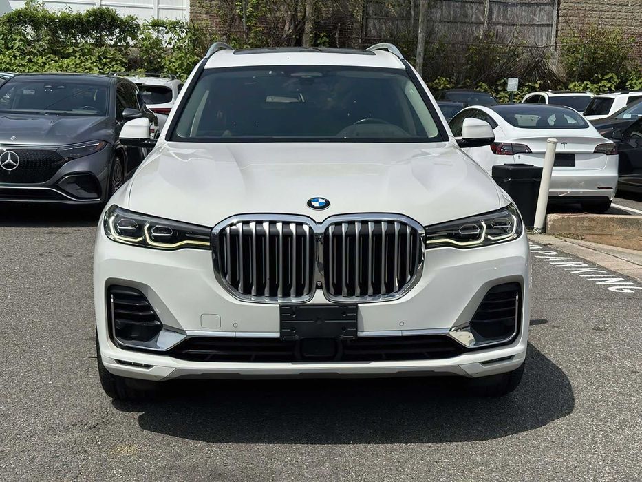 BMW X7      2020