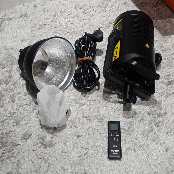 Godox Flash LED FV150 Bowens + Barndoor + Snoot