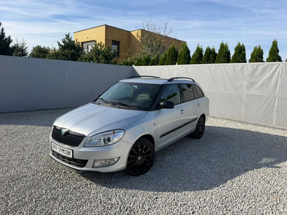 Skoda Fabia Skoda Fabia 1.2 TSI 86 KM | 2012 | Srebrny Metallic | 5 drzwi | 203 00