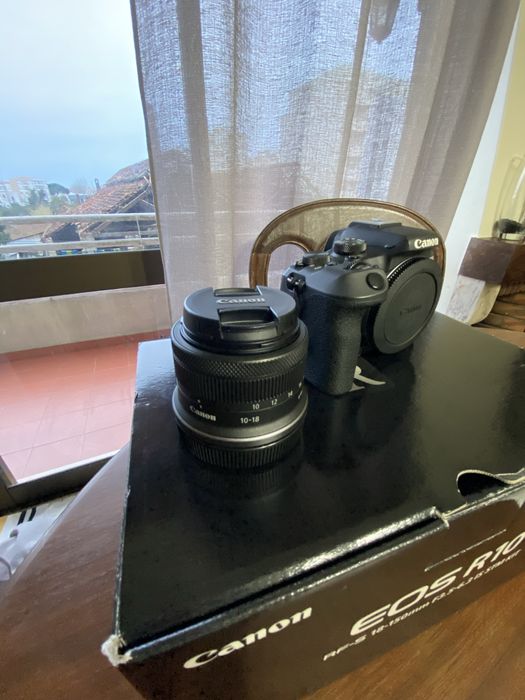 Canon EOS R10 (Corpo) + Lente Canon RF-S 10-18mm | Ótimo Estado