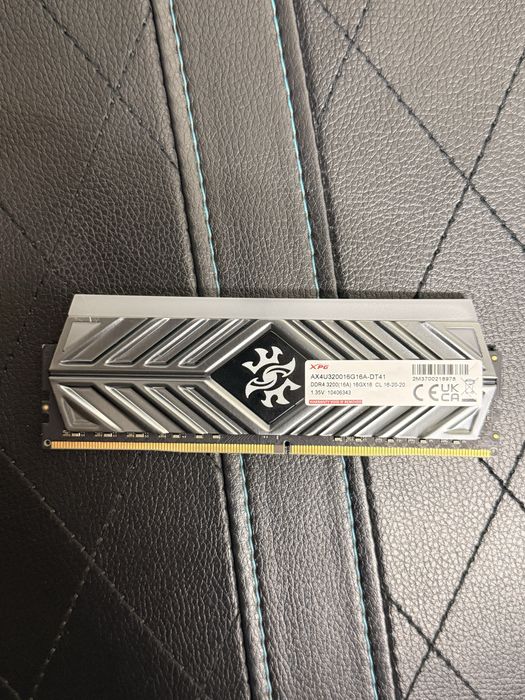 Memória RAM DDR4 16GB 3200MHz