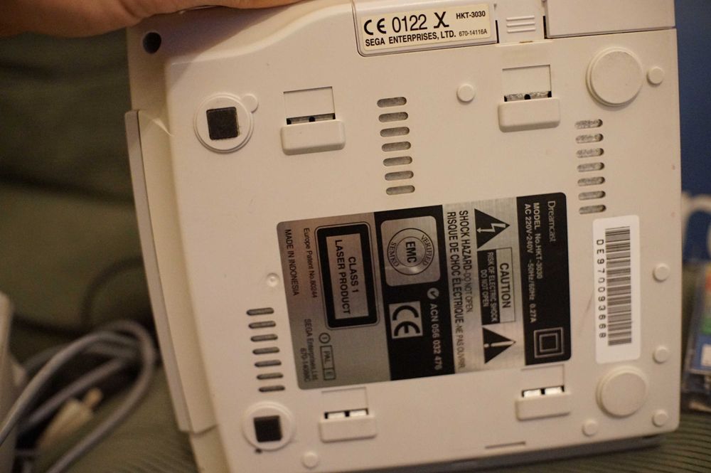 Sega Dreamcast konsola - pudełko, gra MSR, VMU, pad, kable