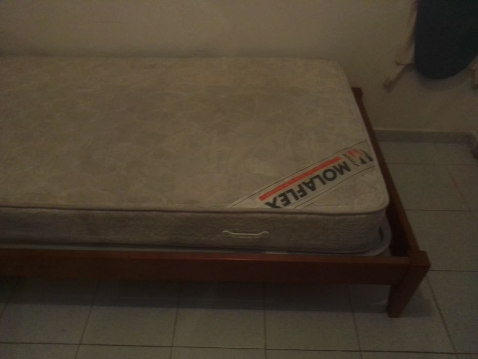Cama de corpo e meio