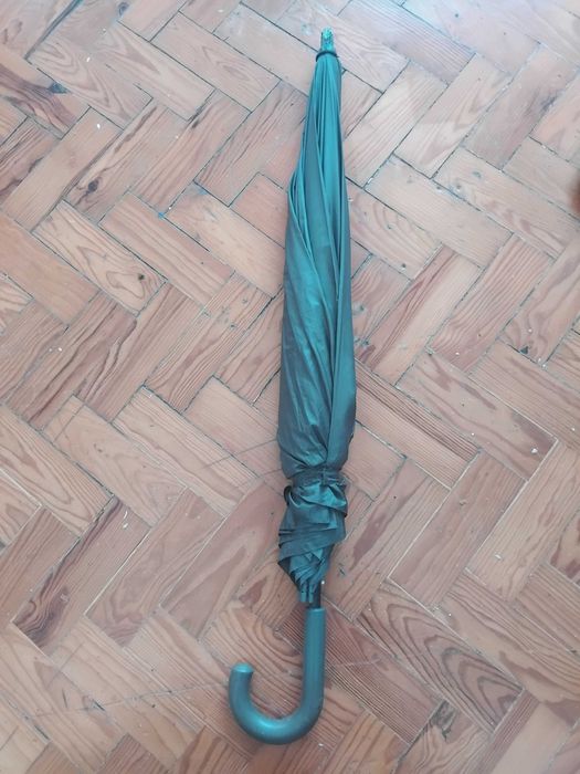 Guarda-chuvas usados à venda para verão e inverno
