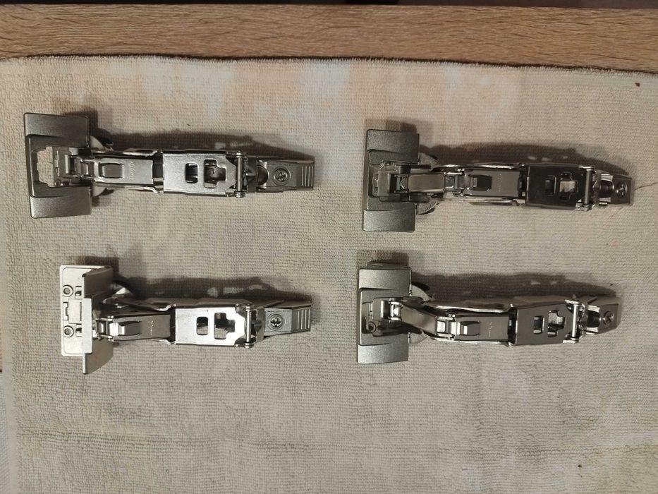 Dobradiças Ikea várias