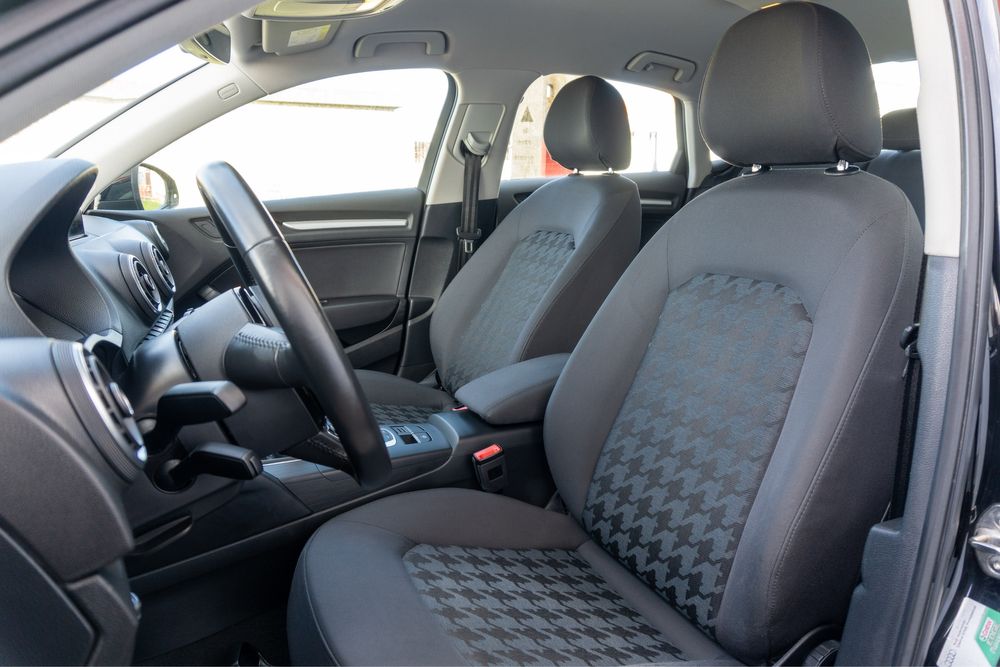 Audi A3 Limousine 1.6 TDI S-Line (desde 230€/mês financiamento)