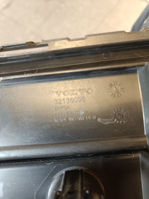 Решетка бампера volvo xc40.c40