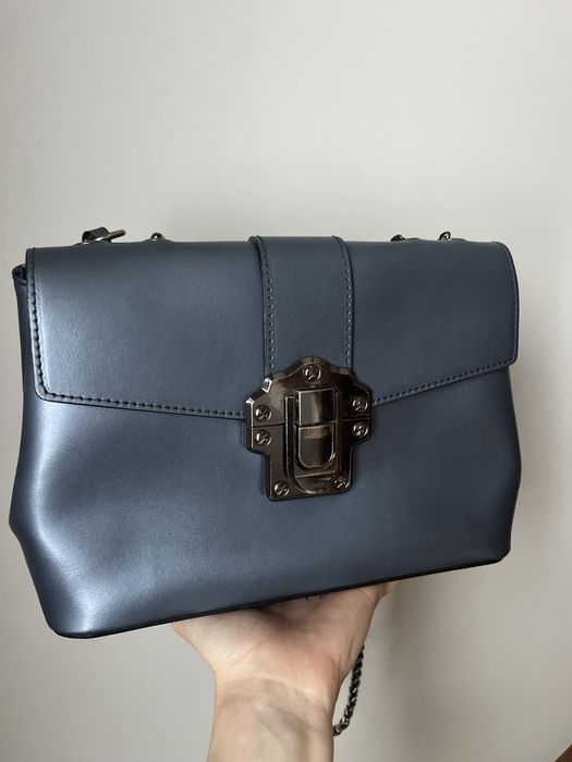 Шкіряна жіноча сумка, вироблено в Італії, в кольорі металік