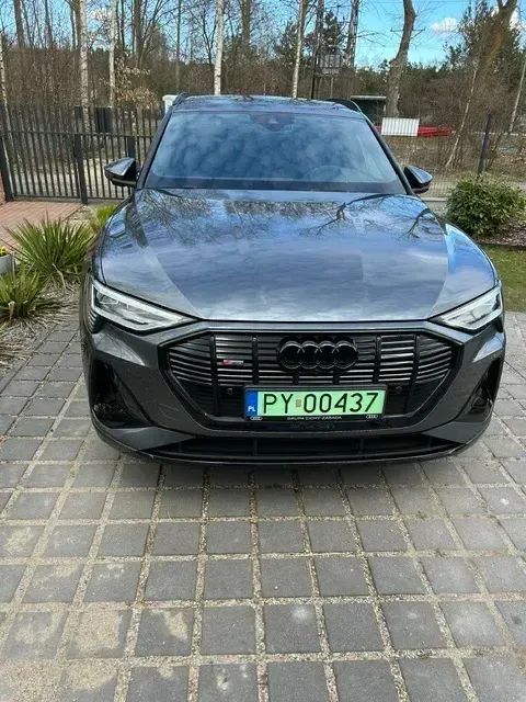 Audi e-tron