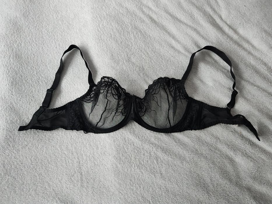 Biustonosz Paripari stan idealny  75F