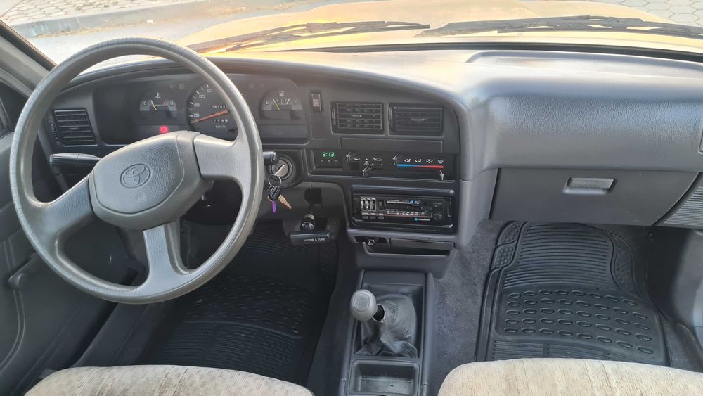 toyota hilux pick up