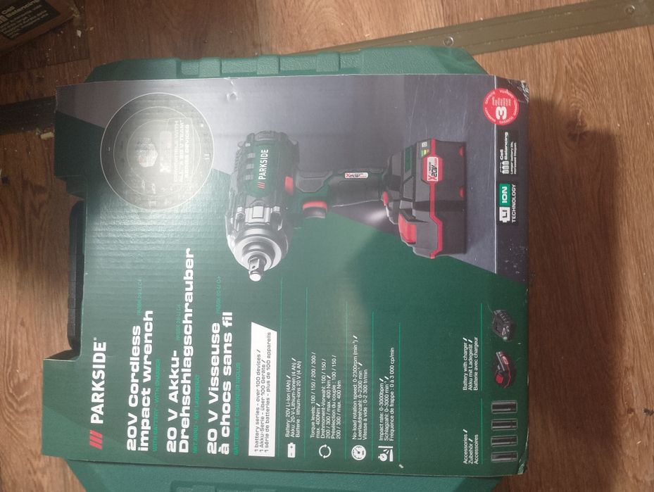 Гайковёрт,с головками.