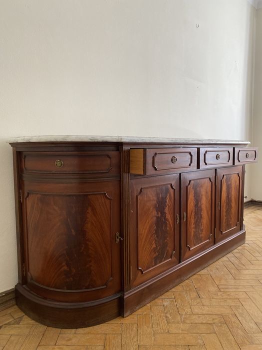 Móvel antigo (raiz de nogueira) com pedra de Marmore