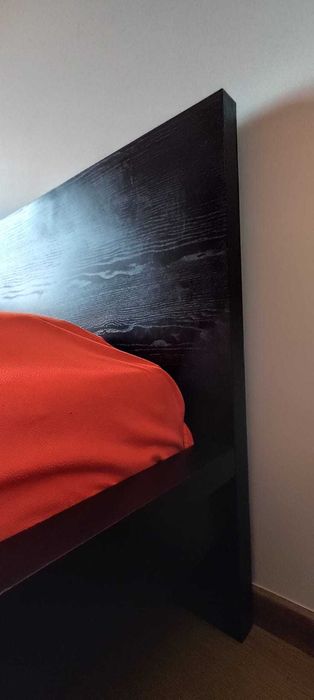 Conjunto Cama/Mesa cabeceira/Cómoda IKEA