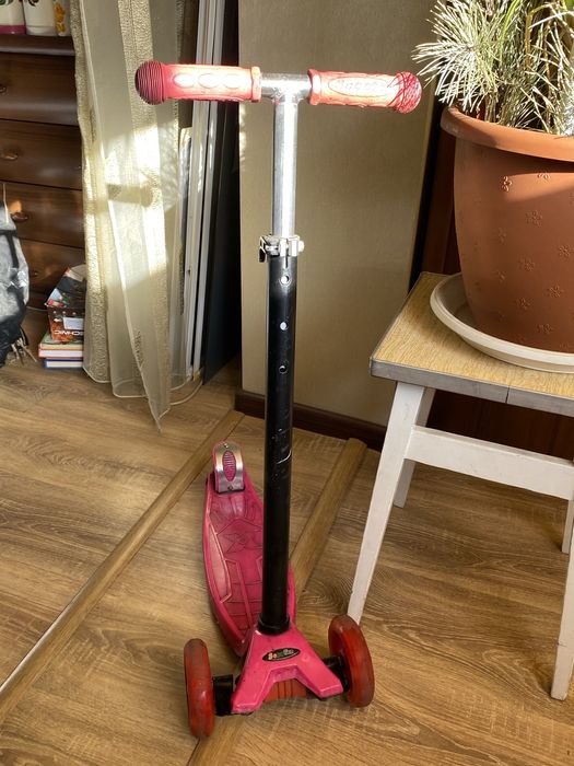 Самокат дитячий триколісний