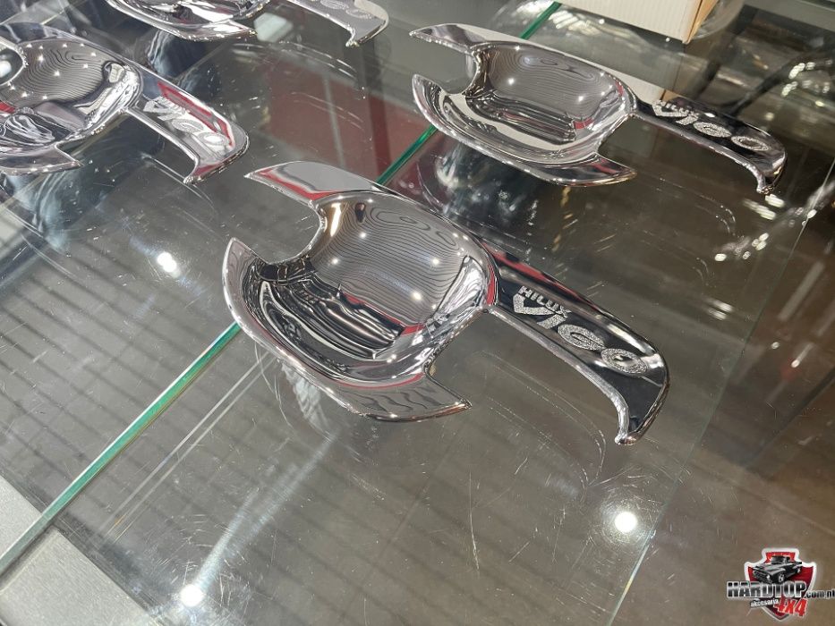 Podkładki pod klamki TOYOTA HILUX VIGO