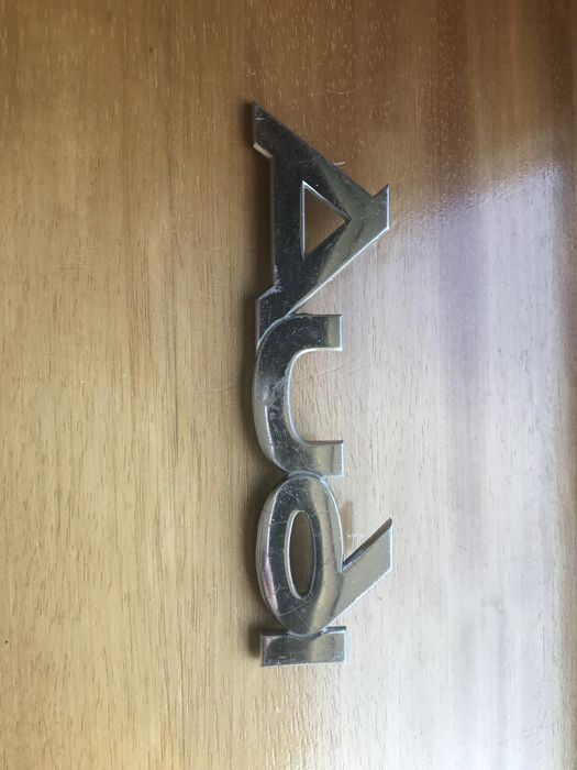 / Letras / simbolo audi em aluminio