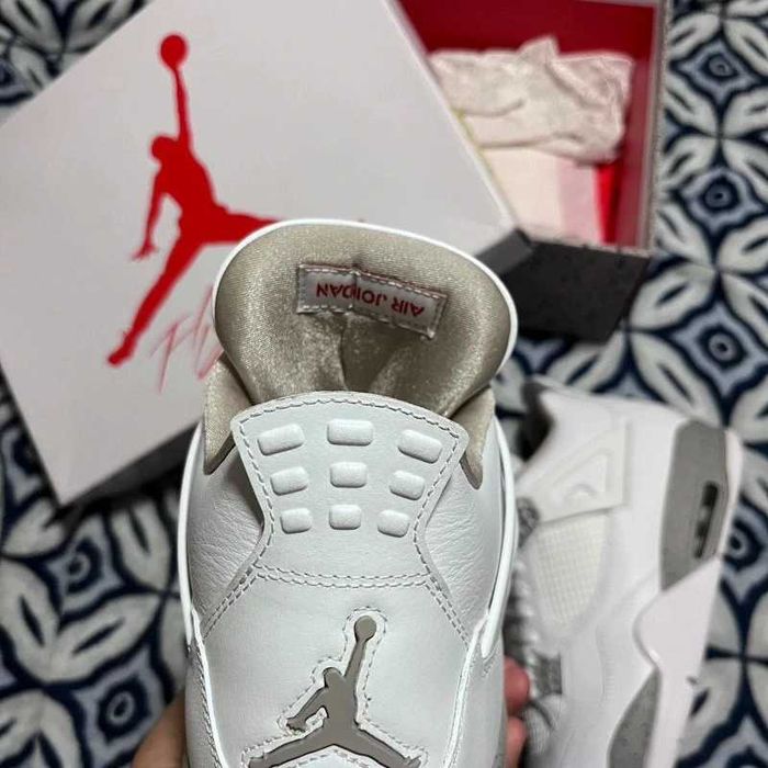 Jordan_4_Retro_White_Oreo R.38.5