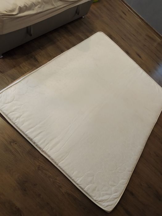 Продам матрац, матрас на ліжко або диван.