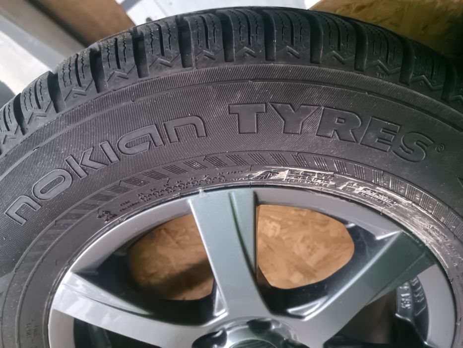 Alufelgi trafic Vivaro 5x114.3 215/70R17