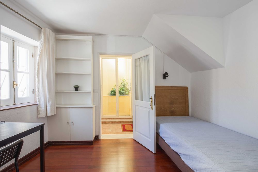 Quartos para alugar em moradia