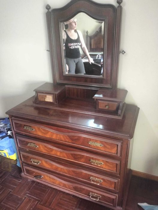 Quarto de Madeira Completo