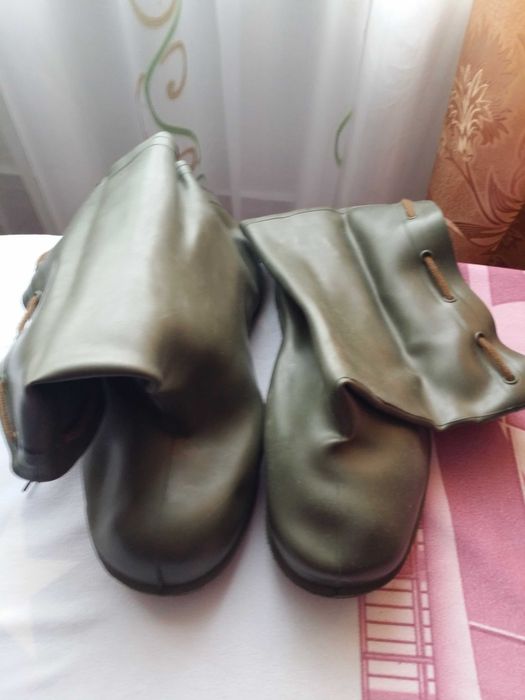 Бахіли на взуття резинові універсальні  нові 40 розмір.