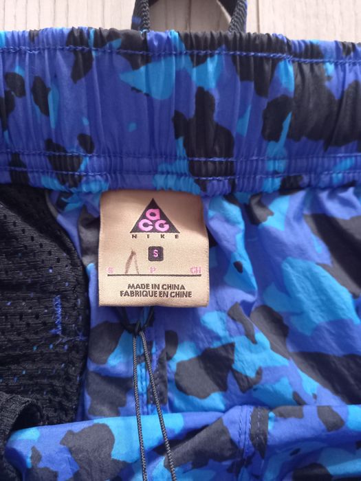 Продам шорты Nike ACG