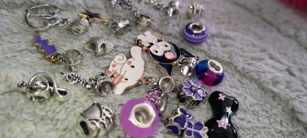 DIY bransoletki  dla fanów Kuromi,