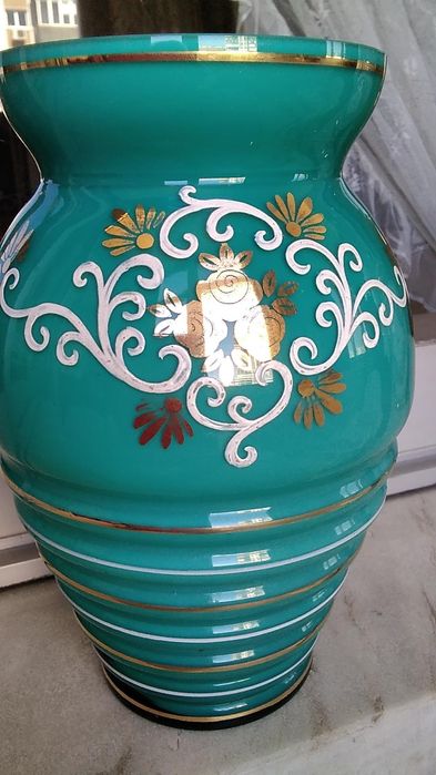 Três jarras antigas