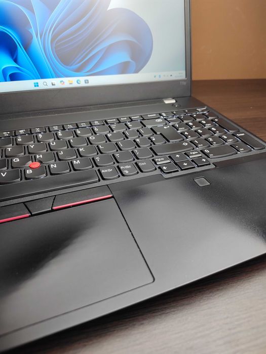 LAPTOP | ThinkPad T15p Gen2 | i7-11800H | GTX 1650 | 32GB 512SSD Win11