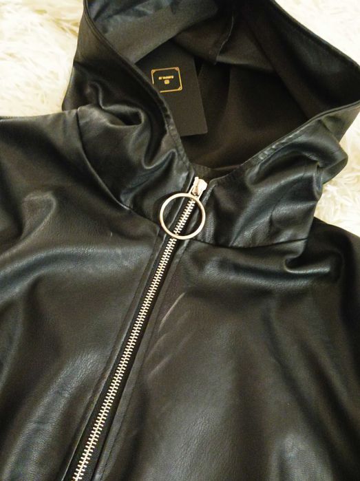 Bluza czarna z Ecoskóry z zamkami, rozm M
