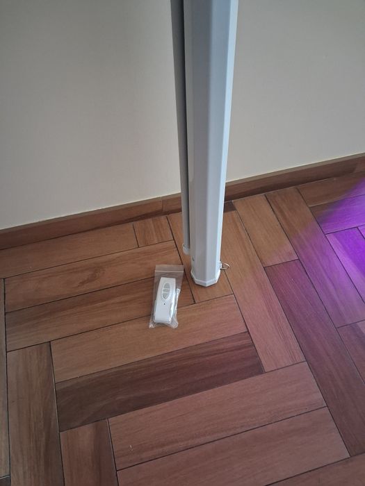 Ekran projekcyjny elektryczny ścienny pilot AVC-E170 84" 170X130 AVCENTRUM
