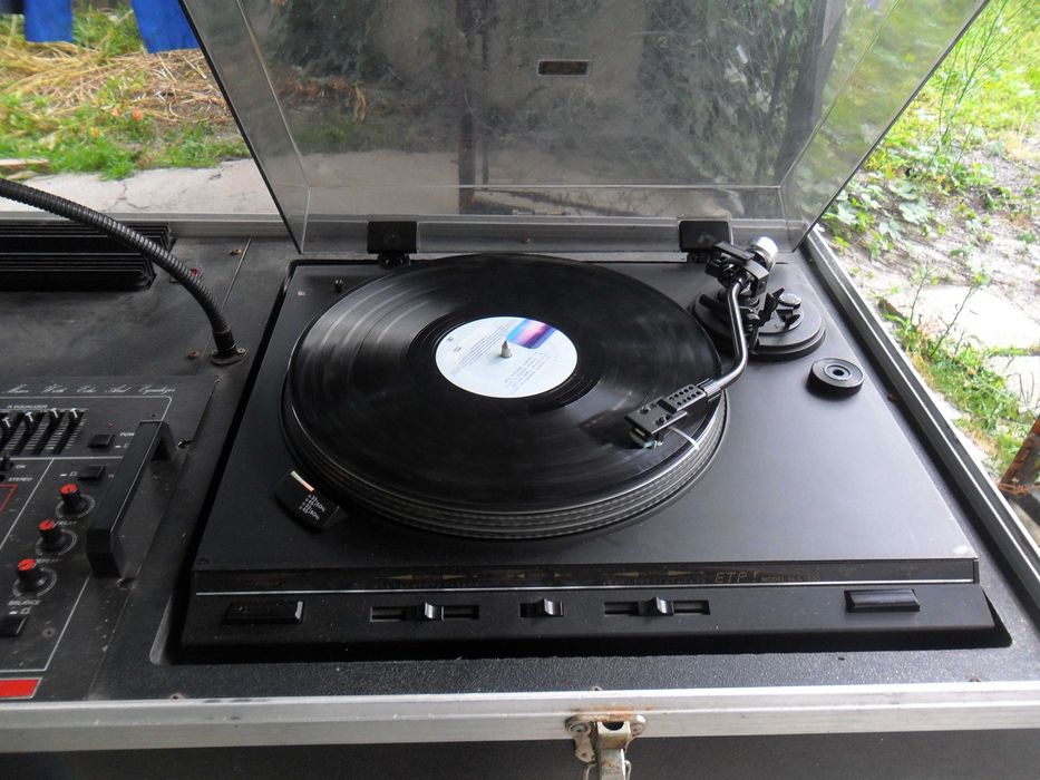 complete set with case for dj(only today with urgency)READ ANNOUNCEMENT64564397795075122