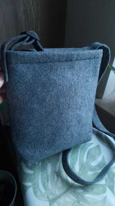 Torebka listonoszka Folk z filcu