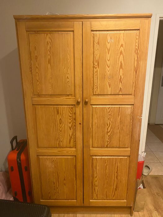 Sprzedam uzywana szafe swarzedzkie fabryki mebli