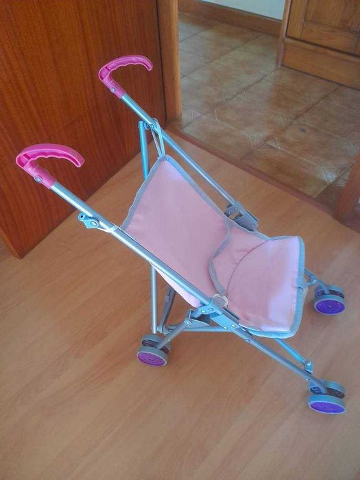 Carrinho bengala de bonecas em ótimo estado. Faça uma criança feliz!