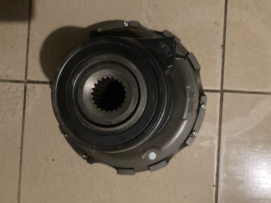 Sprzęgło Wom Przedni CNH New Holland T4……/ oraz  CASE