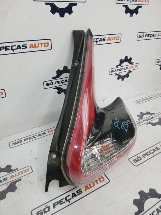 FAROLIM DIREITO CINZA NISSAN JUKE (F15) 1.2DIG-T ANO: 2015